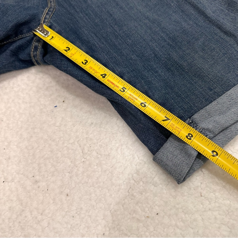 Women’s Levi’s Bermuda Jean Shorts - Picture 11 of 12